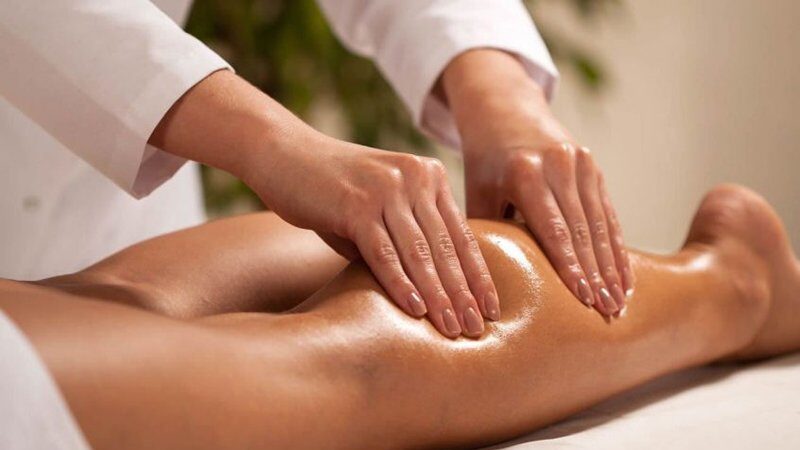 Swedish massage for runners on legs